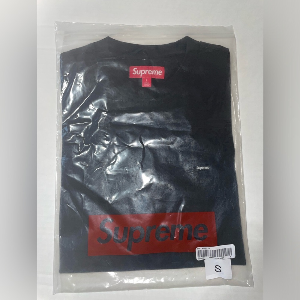 Supreme Small Box Logo Black Tee FW24 Sz: Small